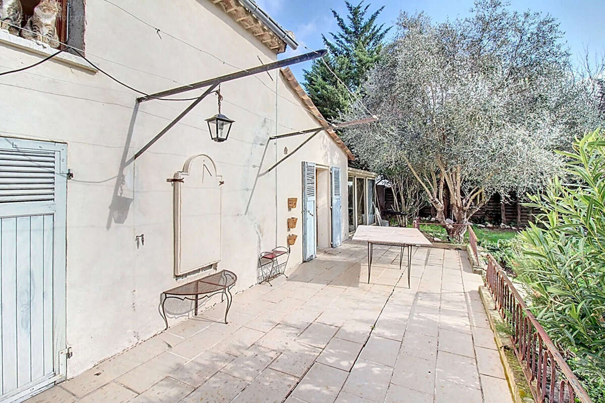 Maison à FIGANIERES