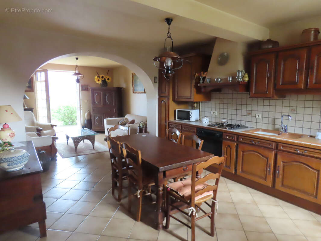 Maison 113 m² à Charroux  - photo 7