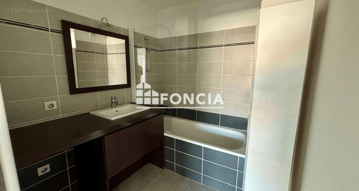 Appartement à LE CRES