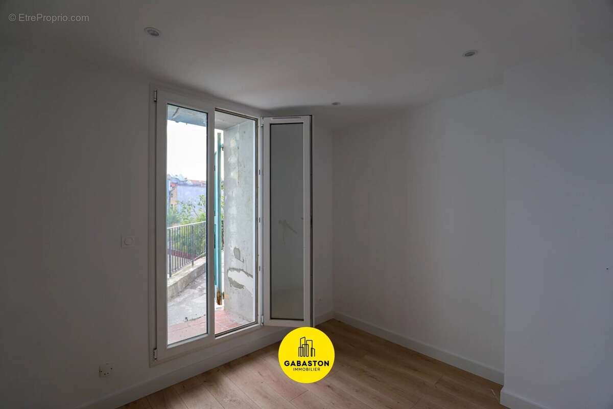 Appartement à MARSEILLE-1E