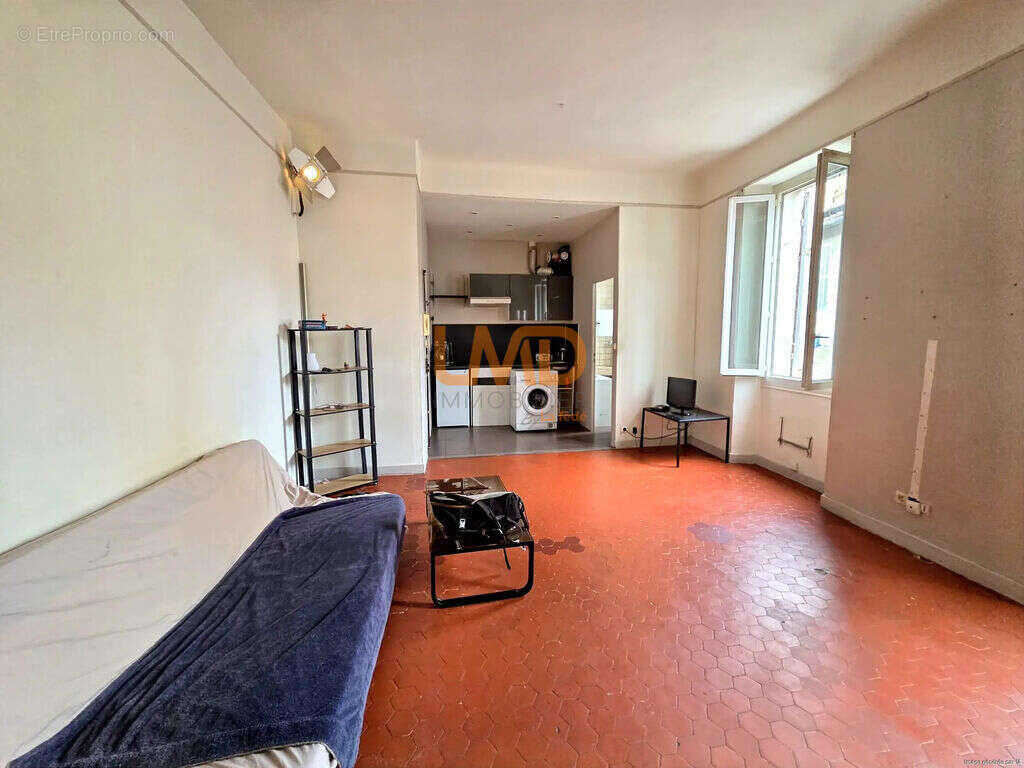 Appartement à MARSEILLE-4E