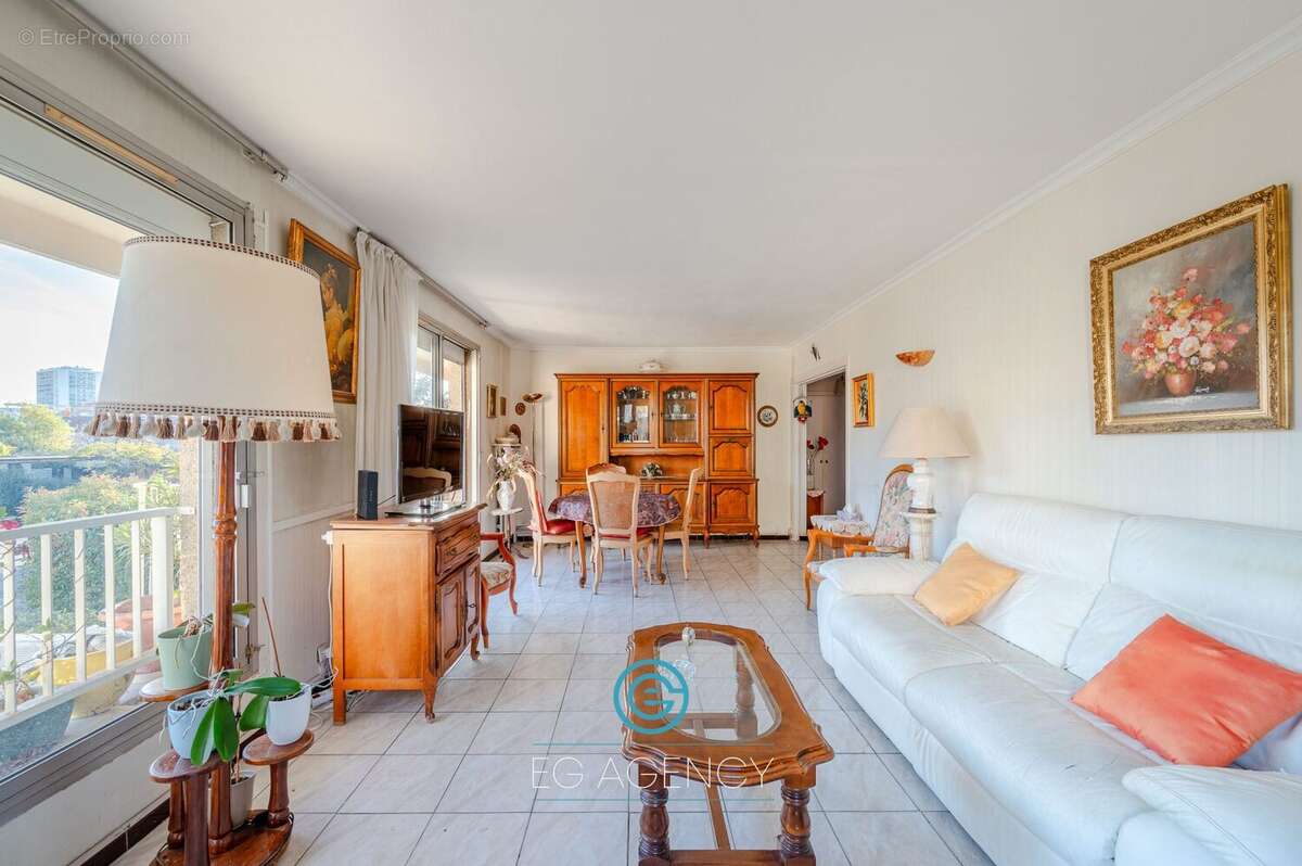 Appartement à MARSEILLE-9E