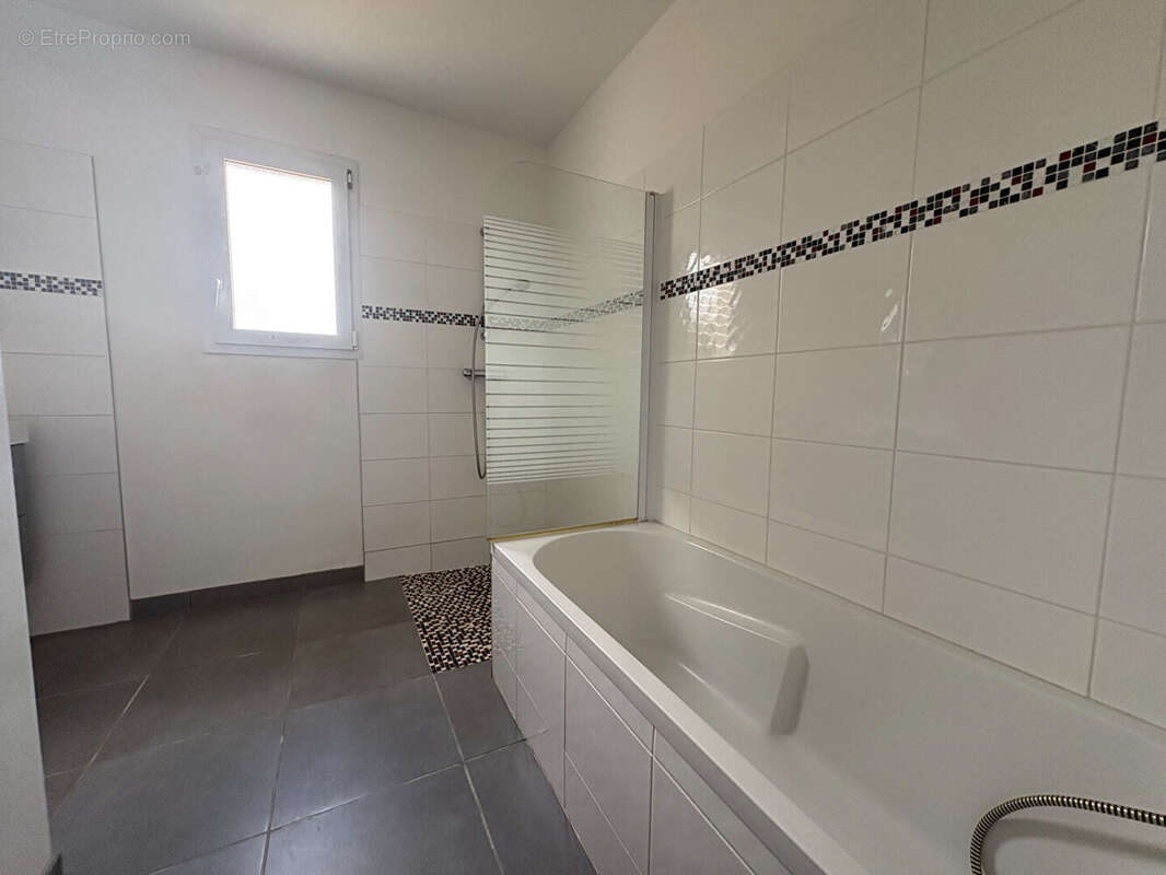 Maison Pompignac 4 pièce(s) 100 m2 / 792 m² de terrain - photo 7