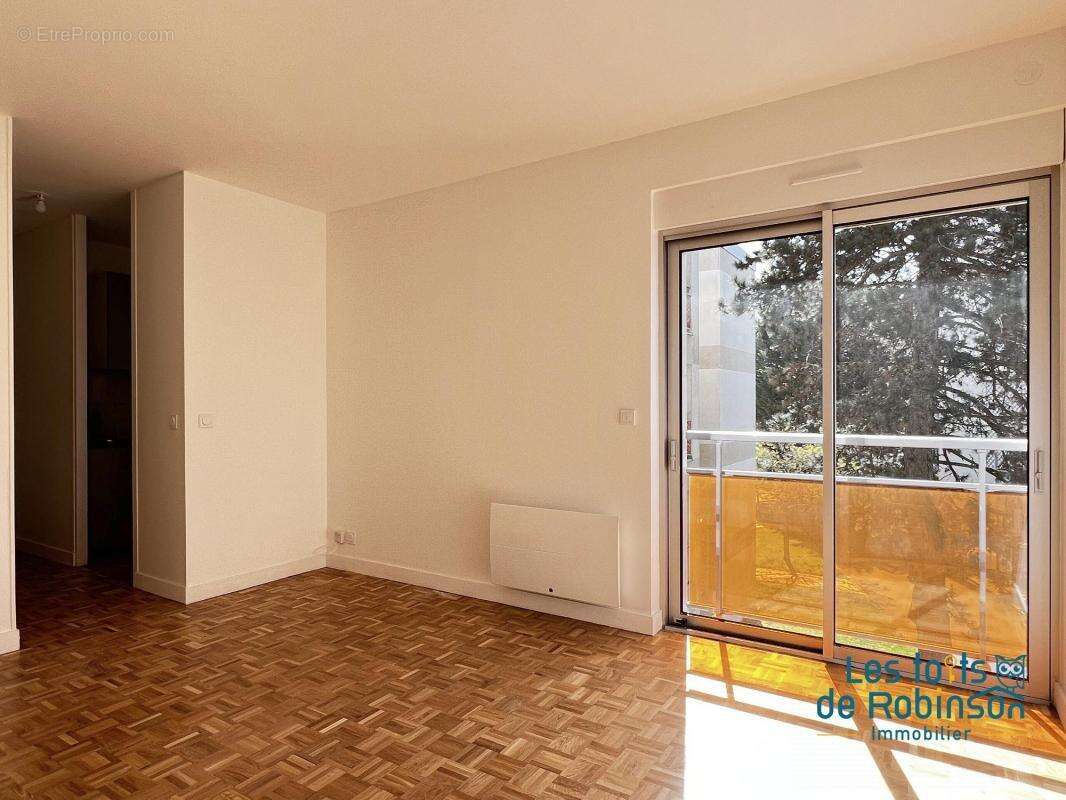 Appartement à LE PLESSIS-ROBINSON