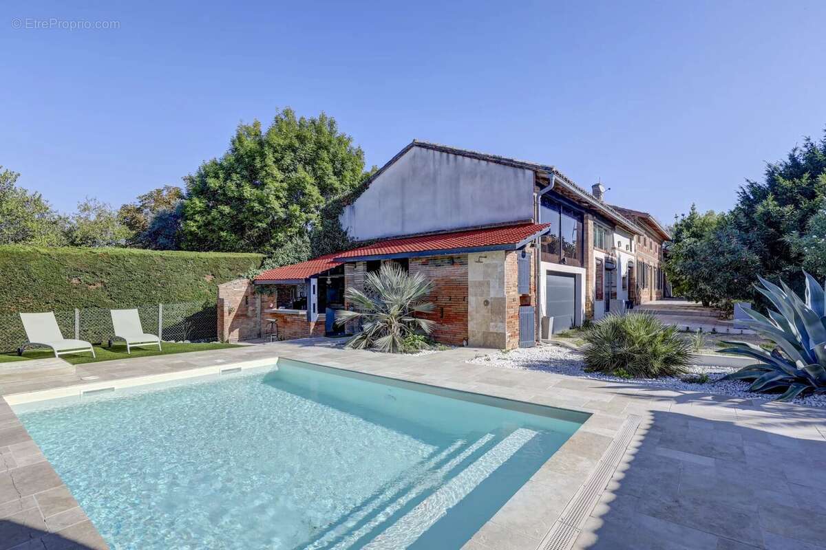 Maison à GRATENTOUR