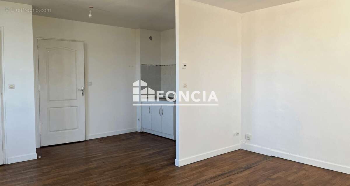 Appartement à LA FERE