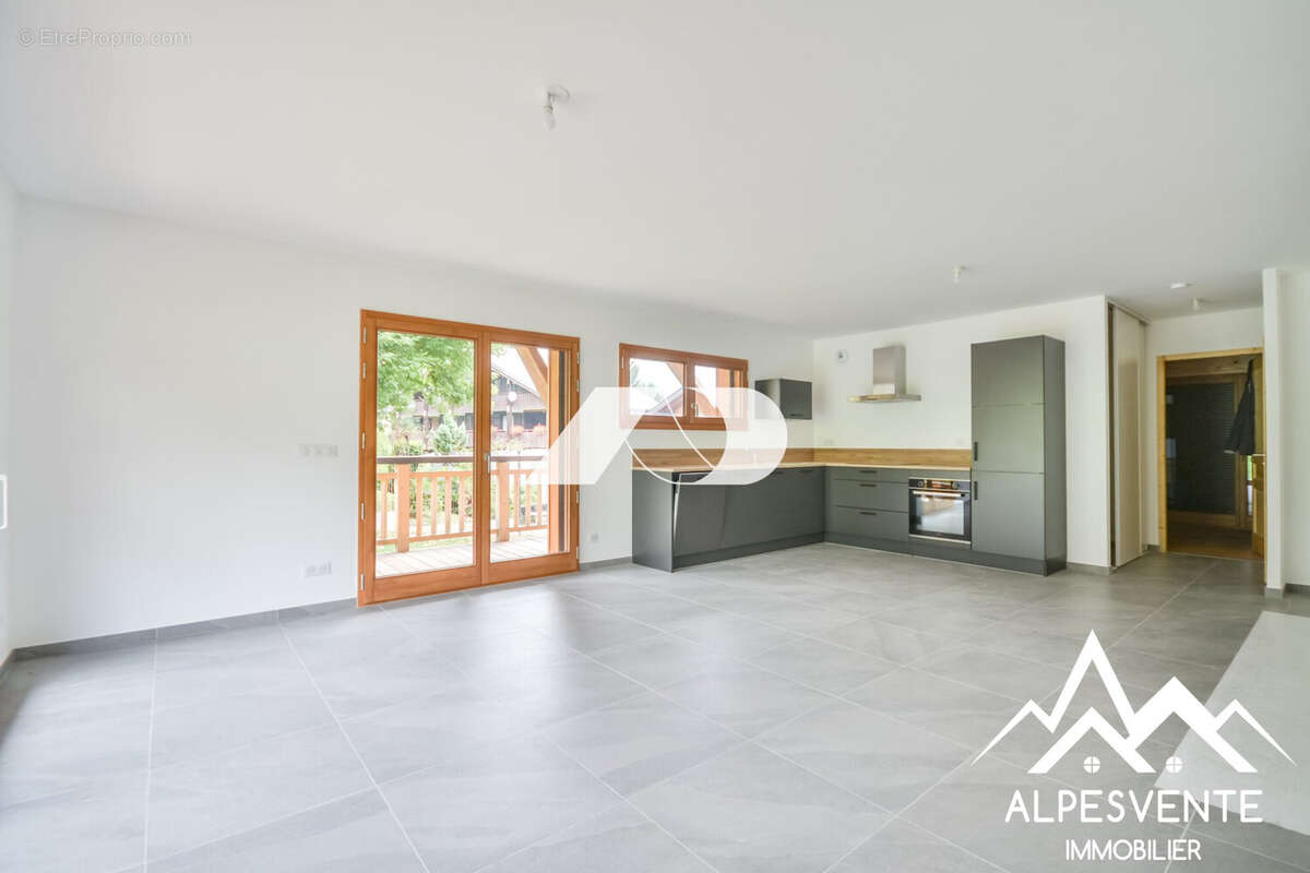 Appartement à ESSERT-ROMAND