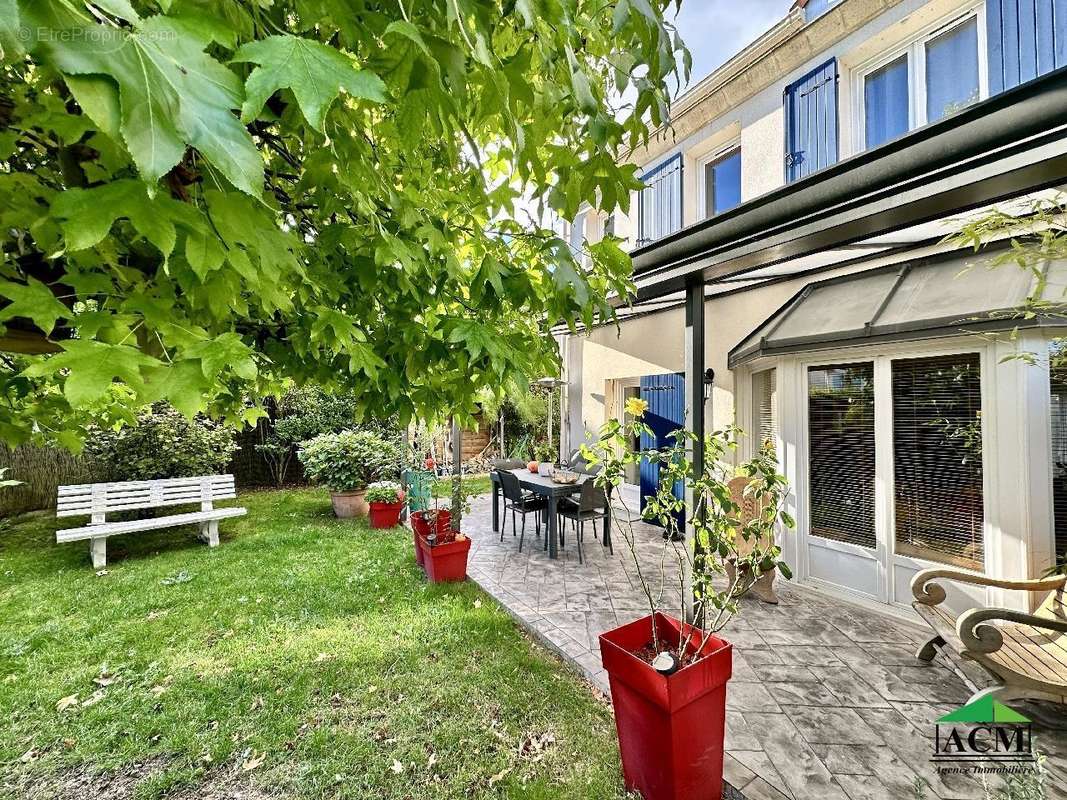 Maison à MERY-SUR-OISE