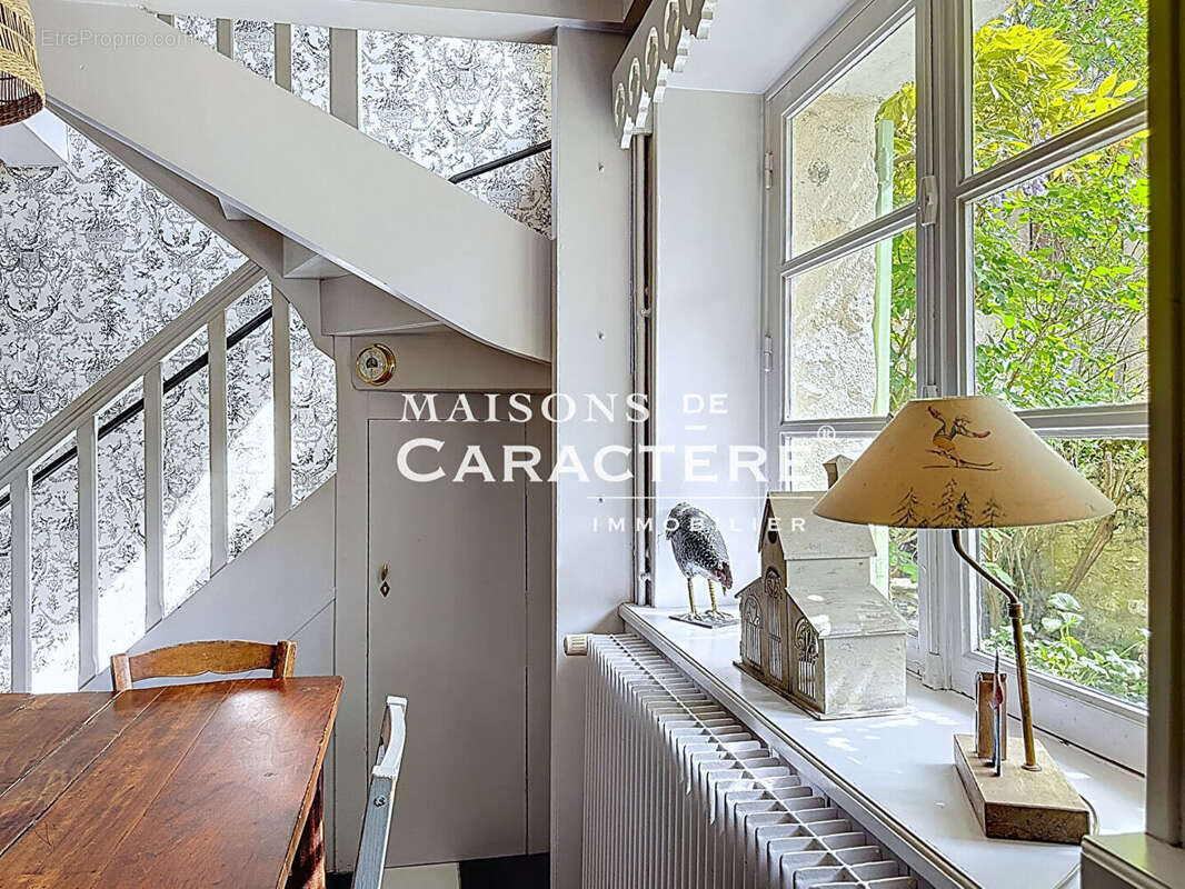 Maison à THIVERVAL-GRIGNON