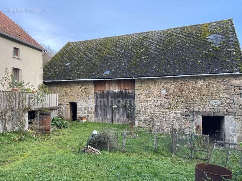 Maison à SAINT-PRIEST-LA-FEUILLE