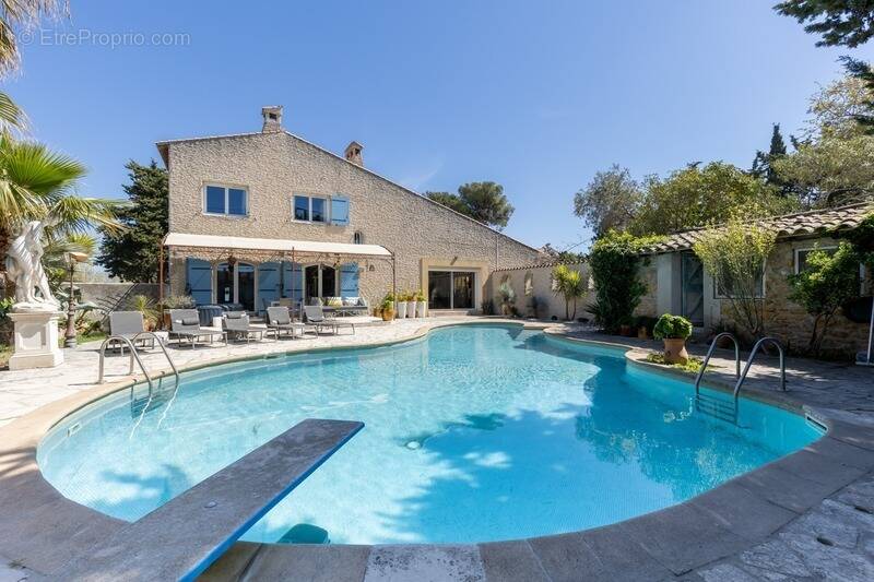 Maison à CHATEAUNEUF-LES-MARTIGUES