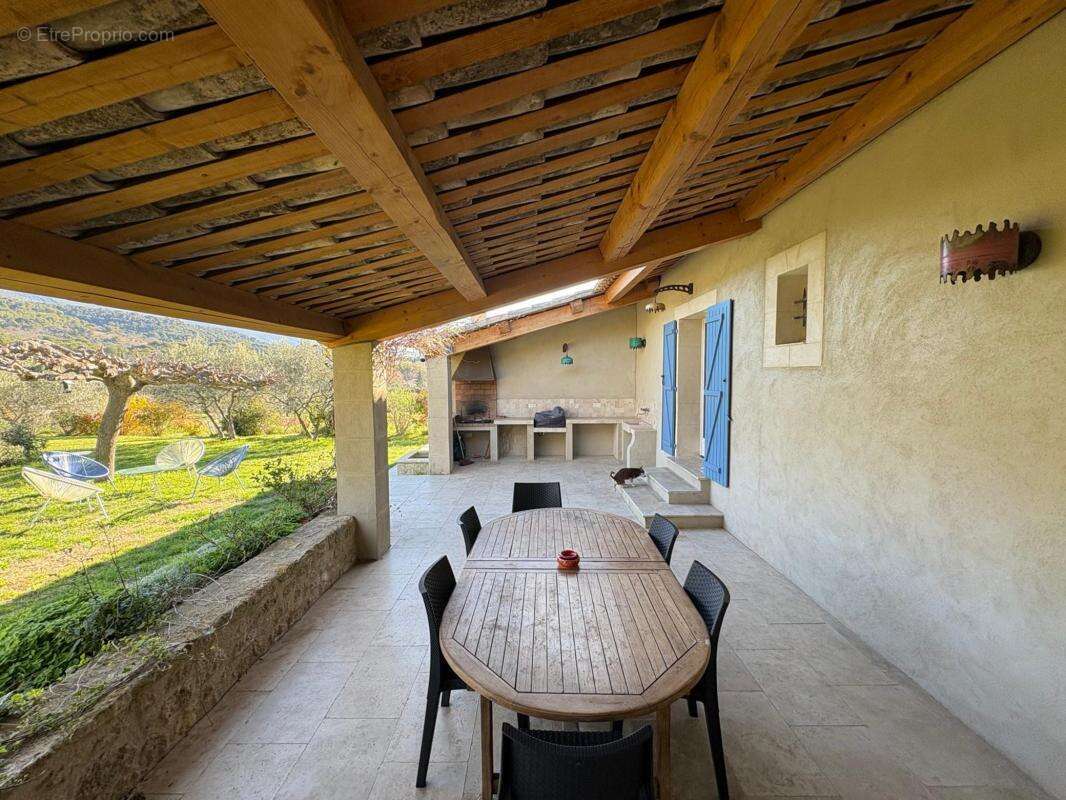 Maison 175 m² à Cucuron  - photo 5