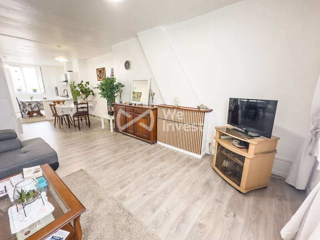 Maison 109 m² à Neuilly-Saint-Front  - photo 3