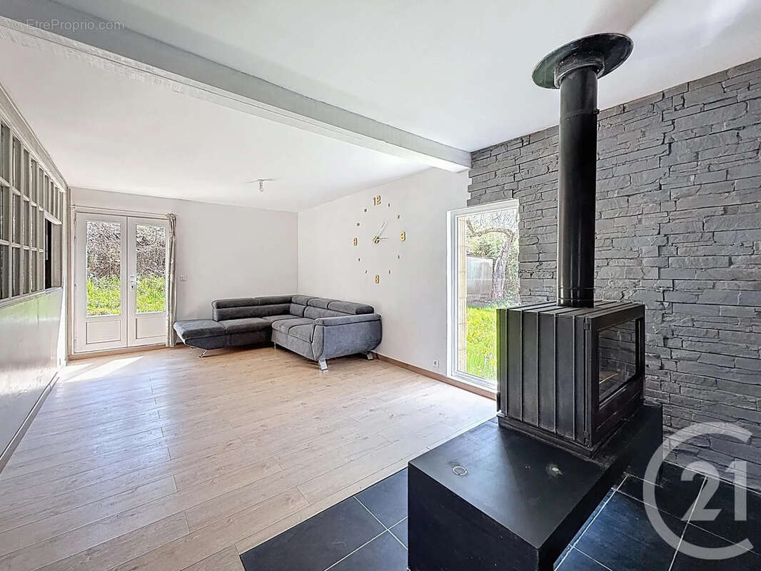 Maison 176 m² à Dinoze  - photo 8