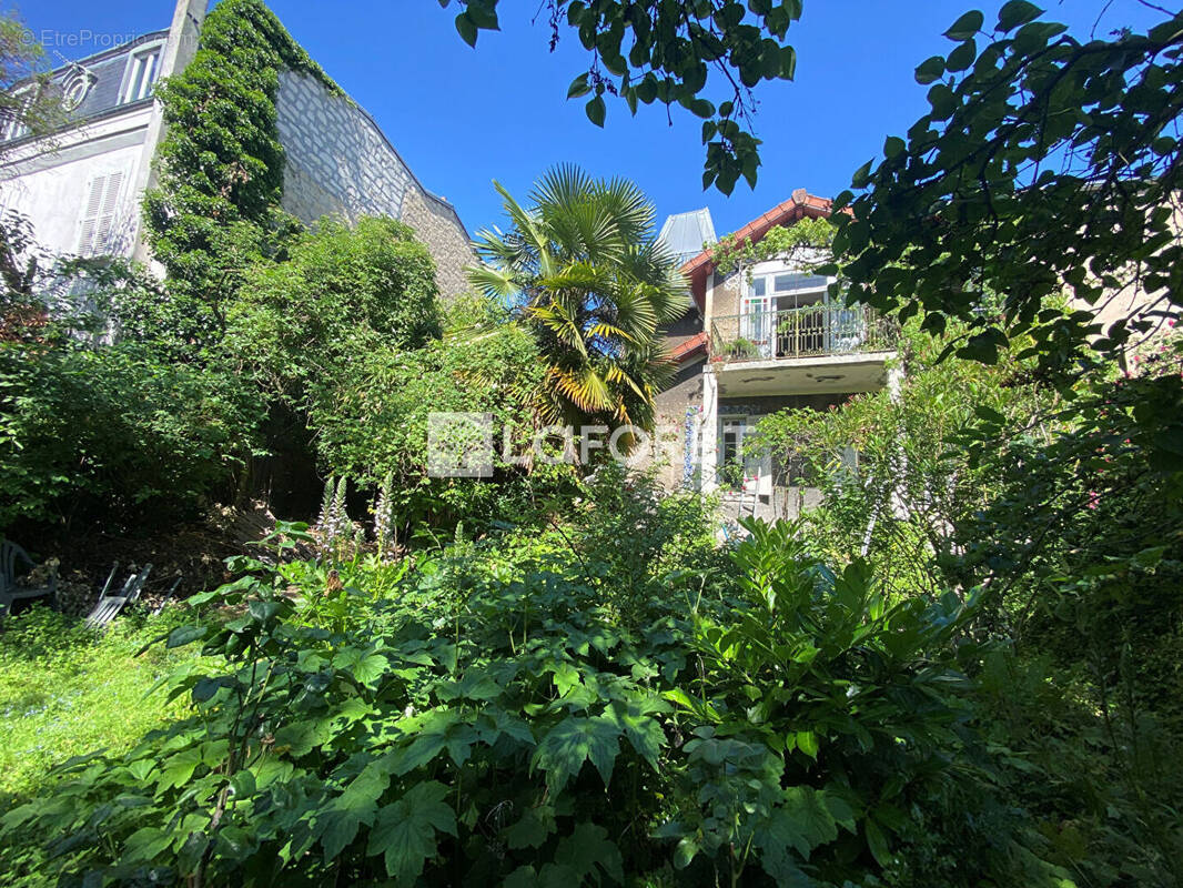 Maison à SURESNES