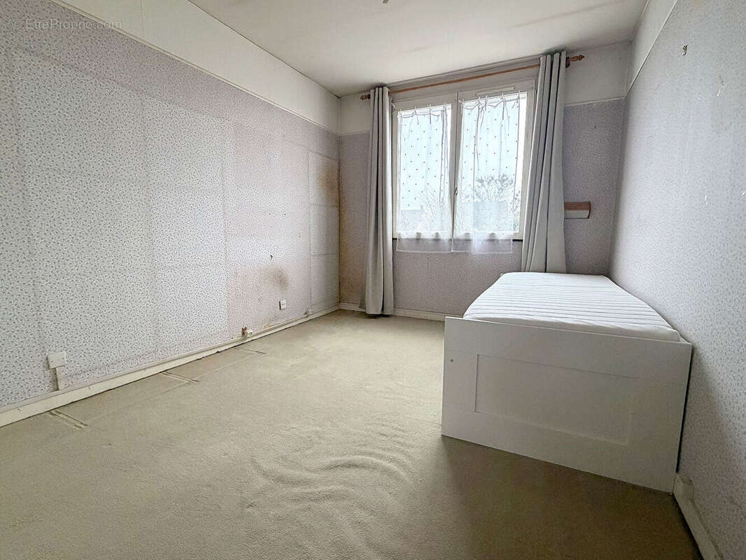 Maison à MONTIGNY-LE-BRETONNEUX