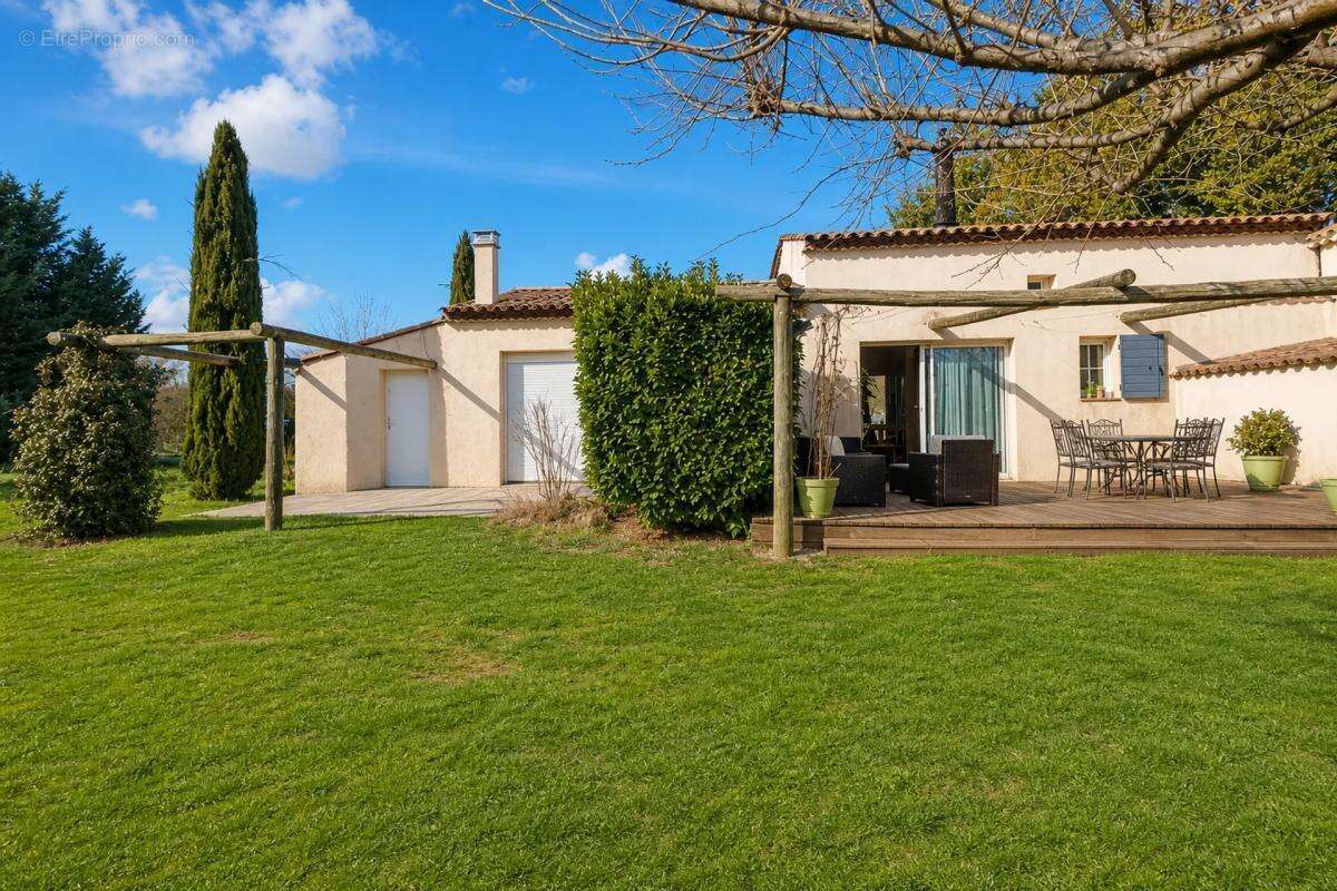 Maison 5 pièces avec gîte et grand terrain à Brignoles - photo 2