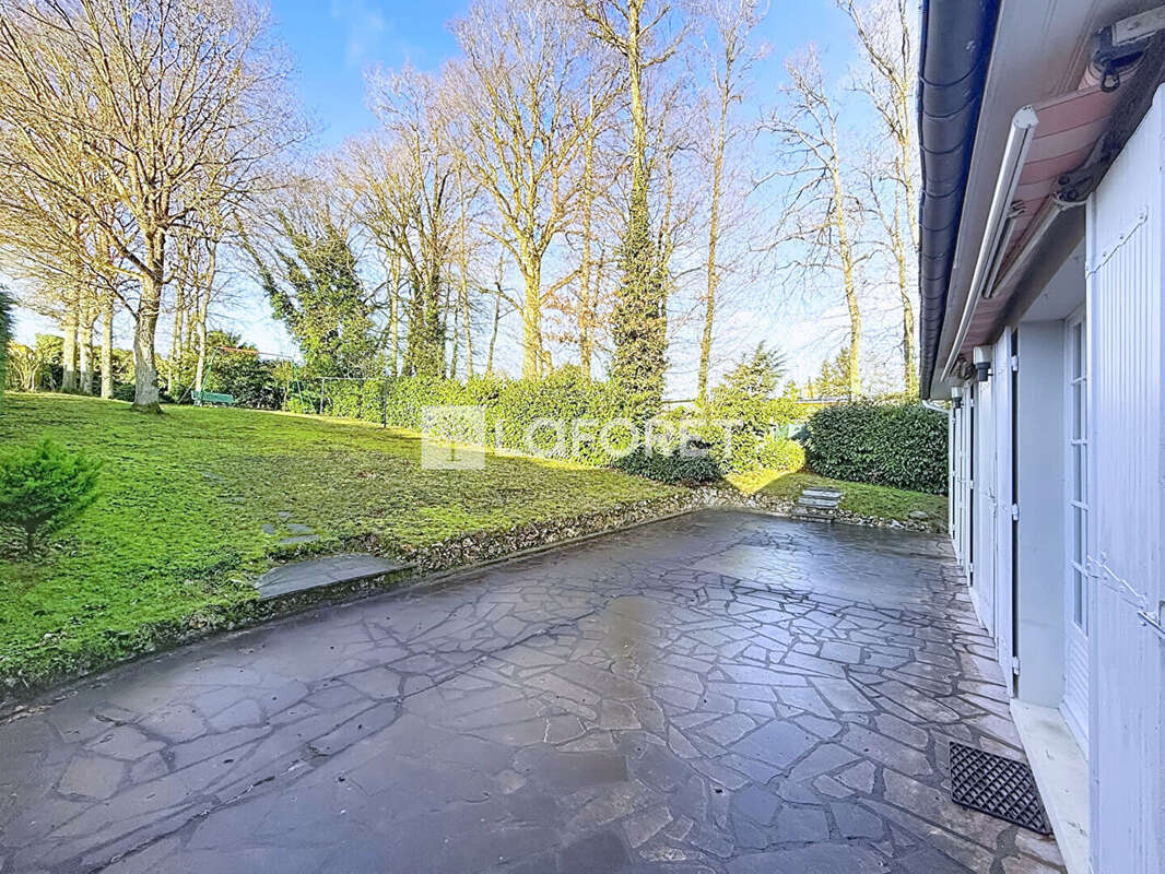 Maison à BARJOUVILLE