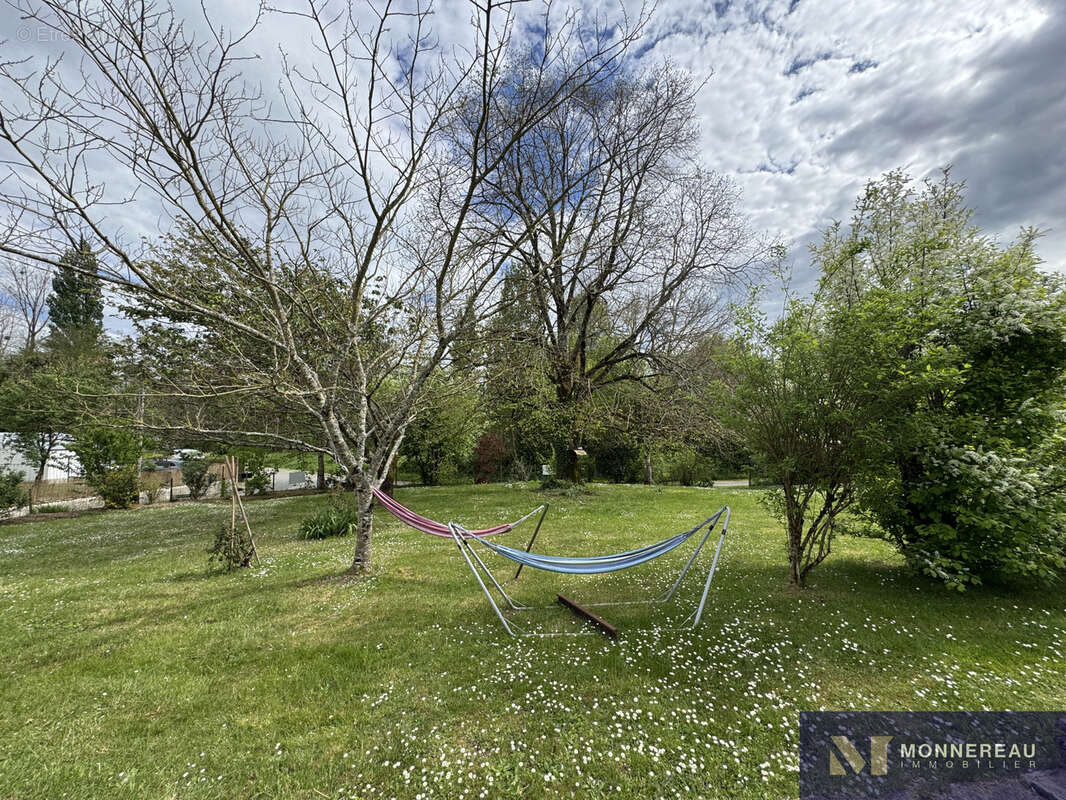 Maison à BAIGNES-SAINTE-RADEGONDE