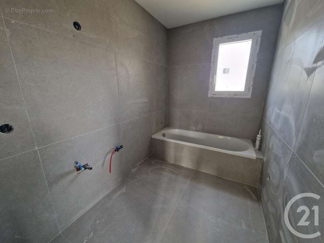 Maison à L&#039;ISLE-D&#039;ABEAU