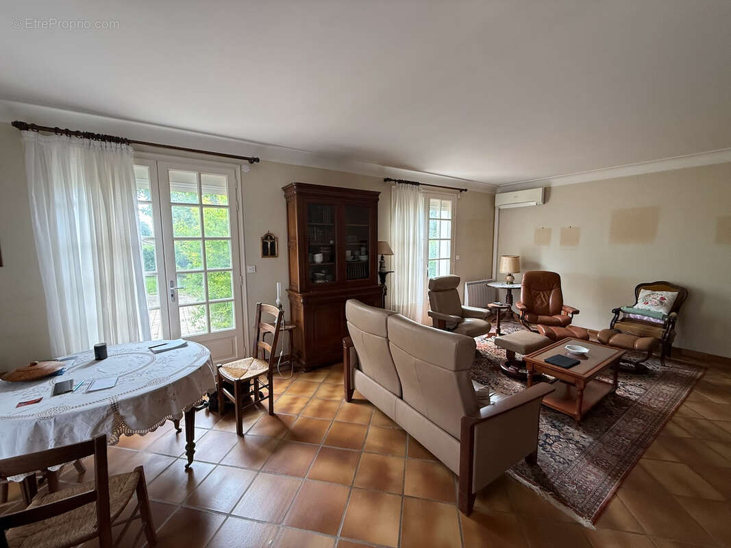 Maison à SAINT-ETIENNE-DE-FOUGERES