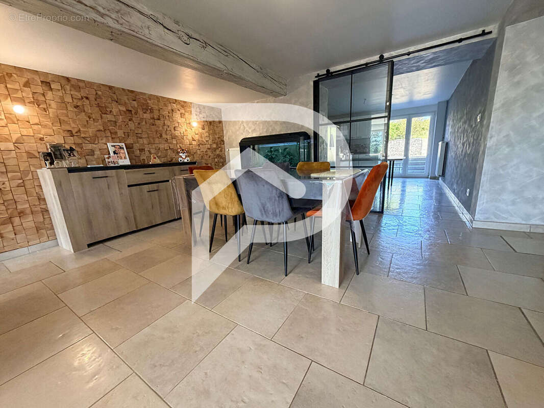 Maison Richeval 5 pièces 213 m² - photo 4