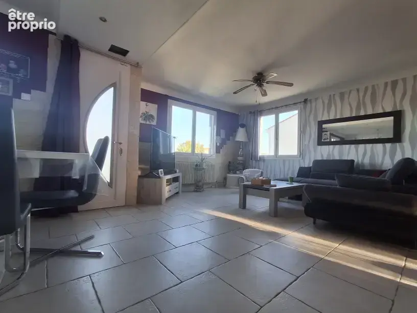 Maison des années 70, sous-sol complet, de 116 m2 habitables, 3 ch, terrain clos & arboré - photo 1