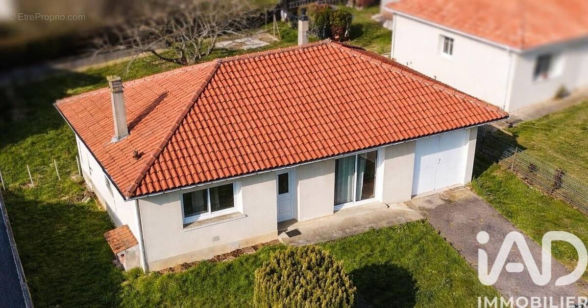 Photo 1 - Maison à ROUMAZIERES-LOUBERT