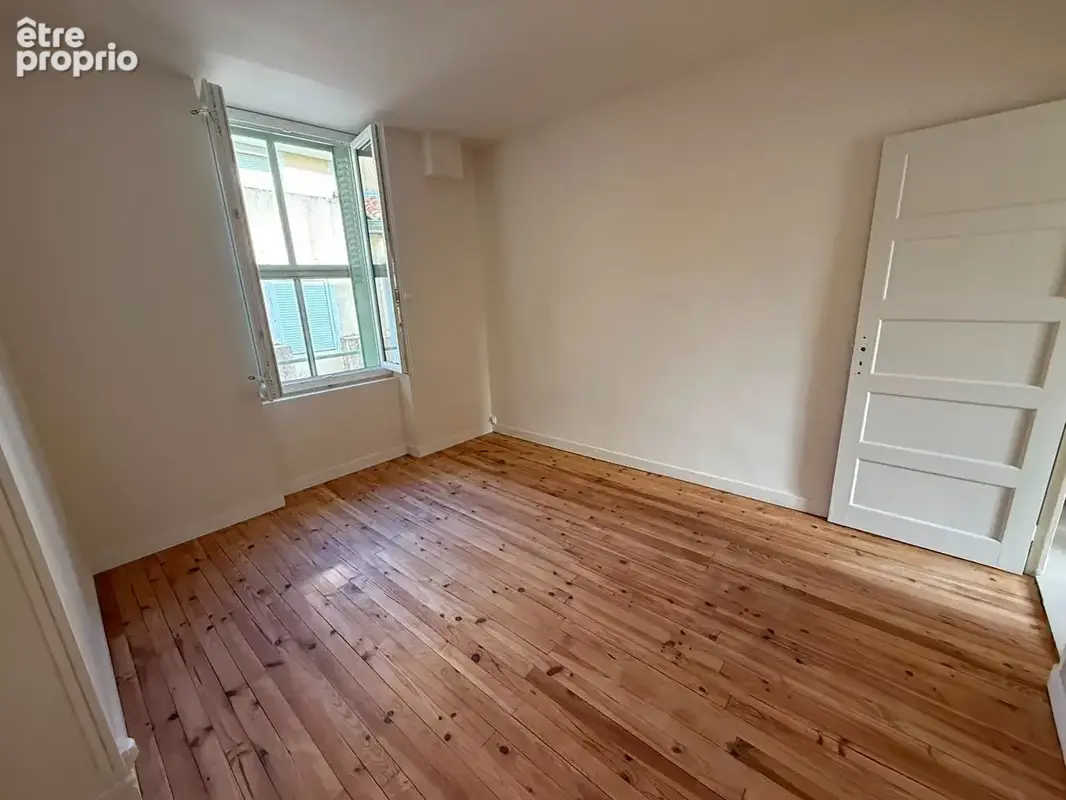 Maison de rue 102 m² - 5 chambres - Garage 90 m² - Valence - photo 6