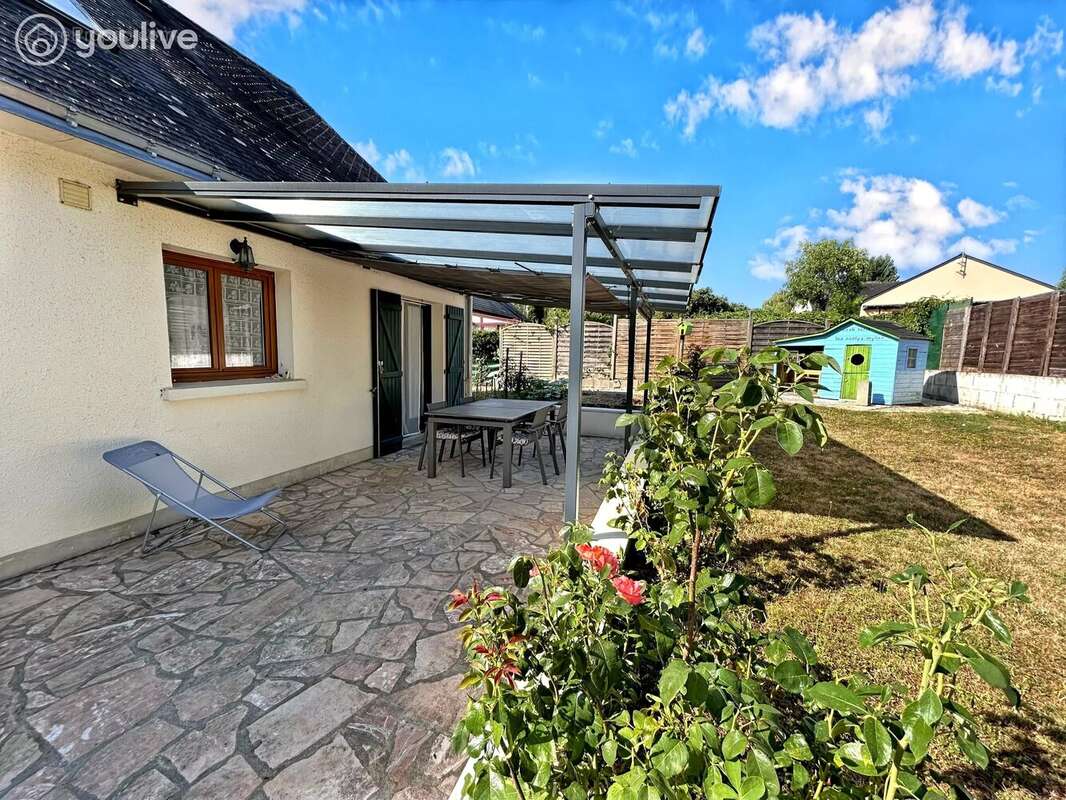 Maison lumineuse avec terrain paysager - photo 7