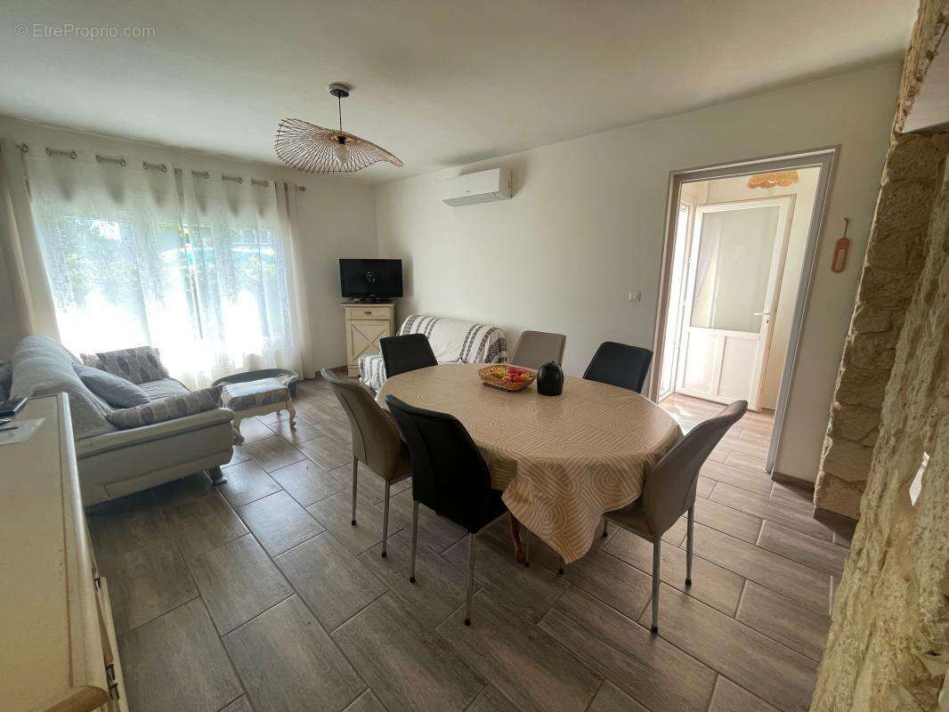 Maison à RUOMS