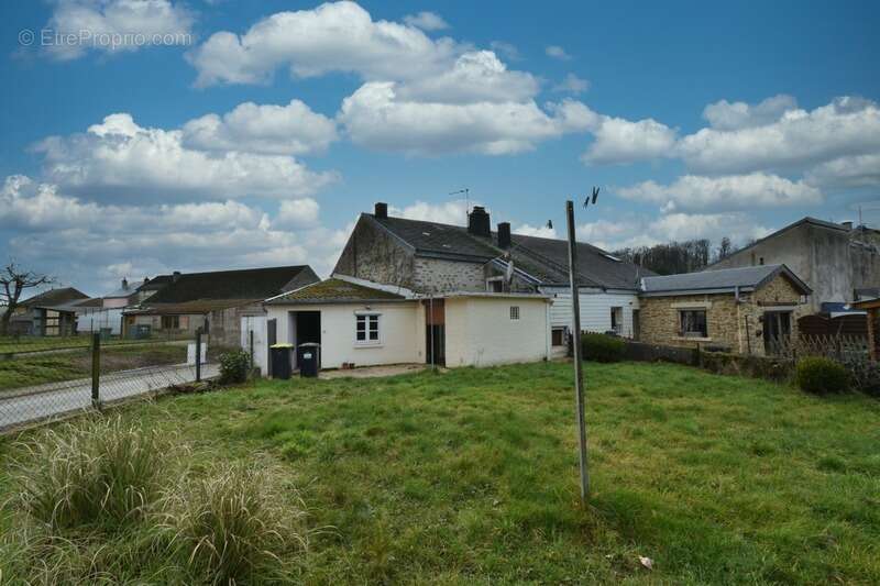 Maison à POURU-SAINT-REMY