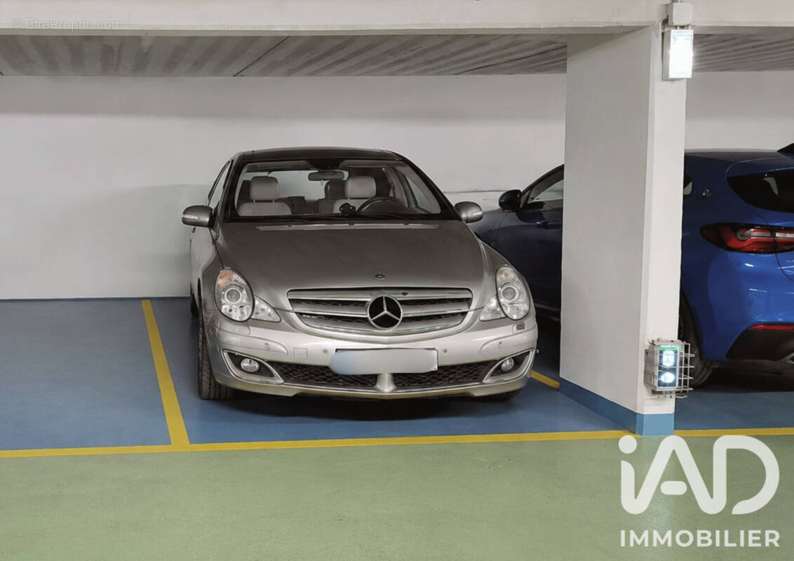 Photo 1 - Parking à PARIS-19E