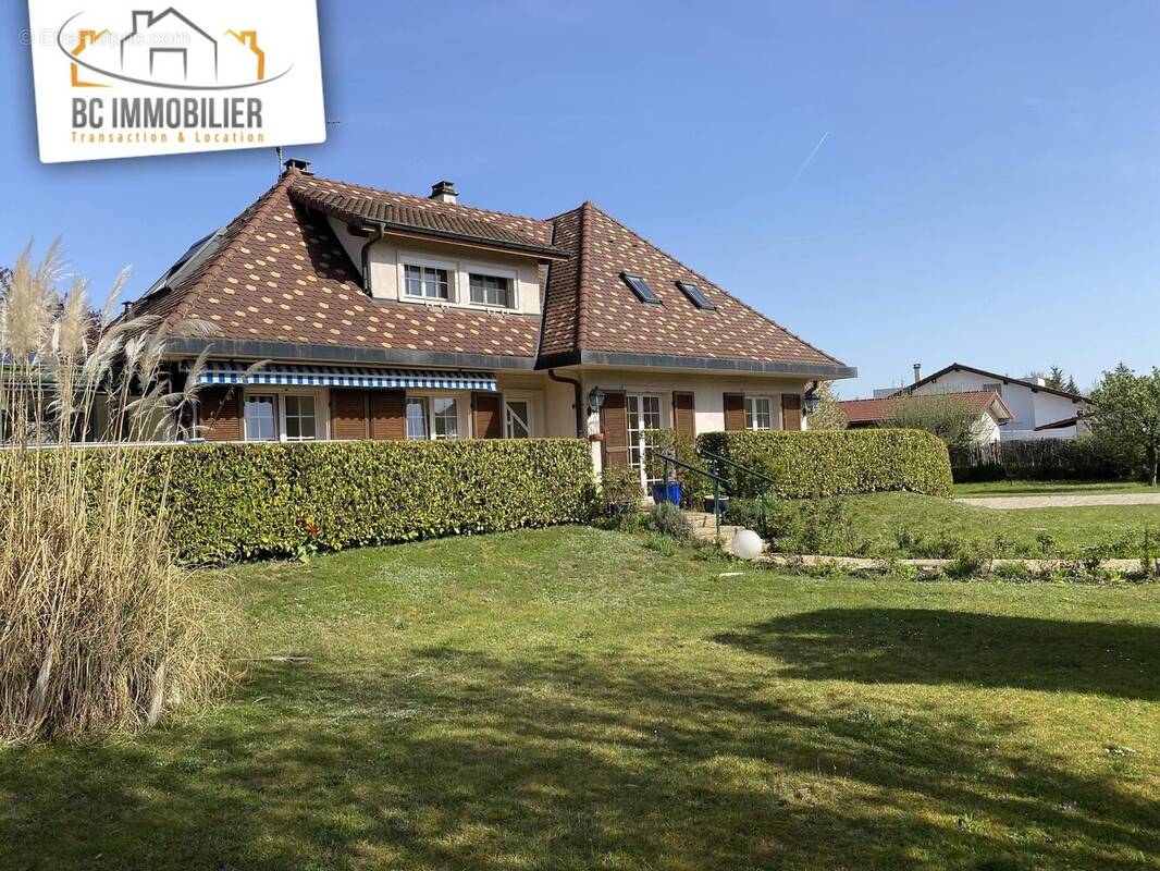 Maison à SAINT-GENIS-POUILLY