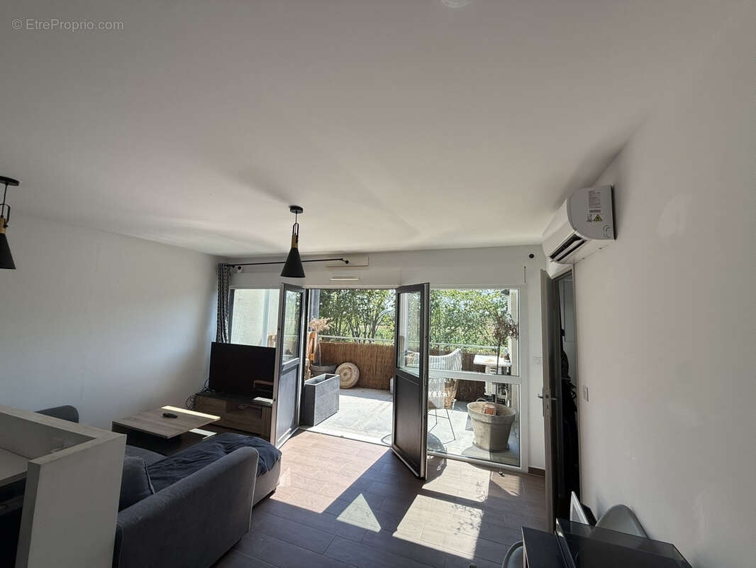 Appartement 61 m² à Arles  - photo 4