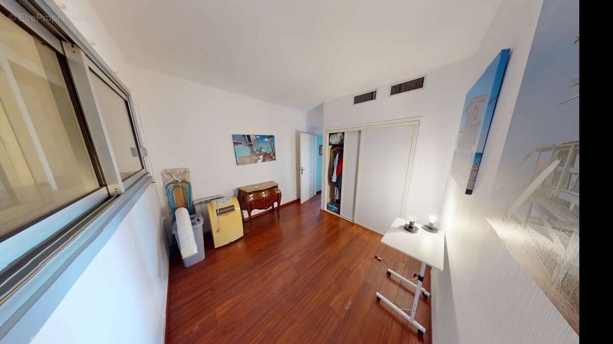 Appartement à VILLENEUVE-LOUBET