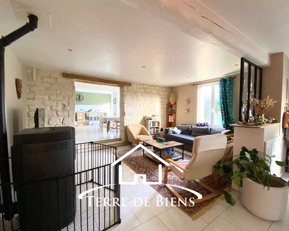 Exclusivité   Longère 6/7 pièces avec dépendances   148 m2   SECTEUR VEZAPONIN - photo 7