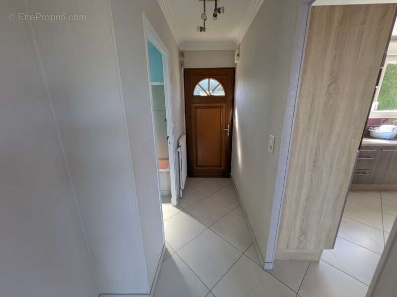 Neulliac maison en rez de chaussee sureleve de 73m² 3 pieces parcelle de 1231m² en partie constructible - photo 5