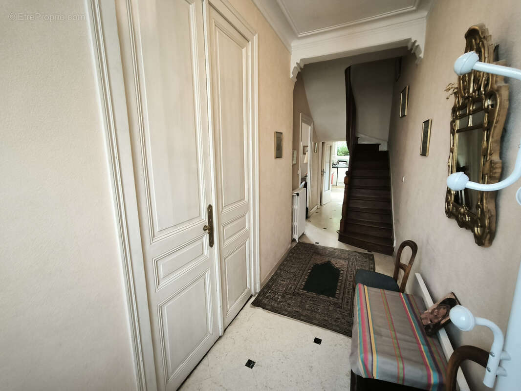 Maison de caractère de 121 m2 à 100 mètres du Jardin des Prébendes - photo 7