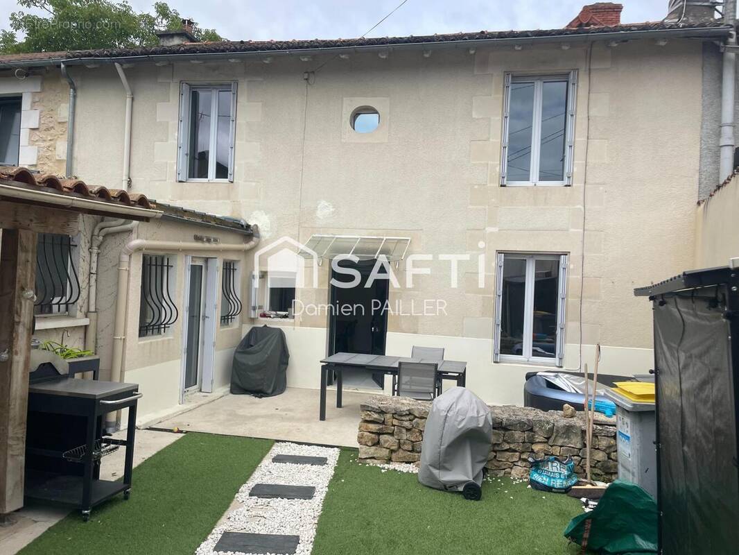 Photo 1 - Maison à POITIERS