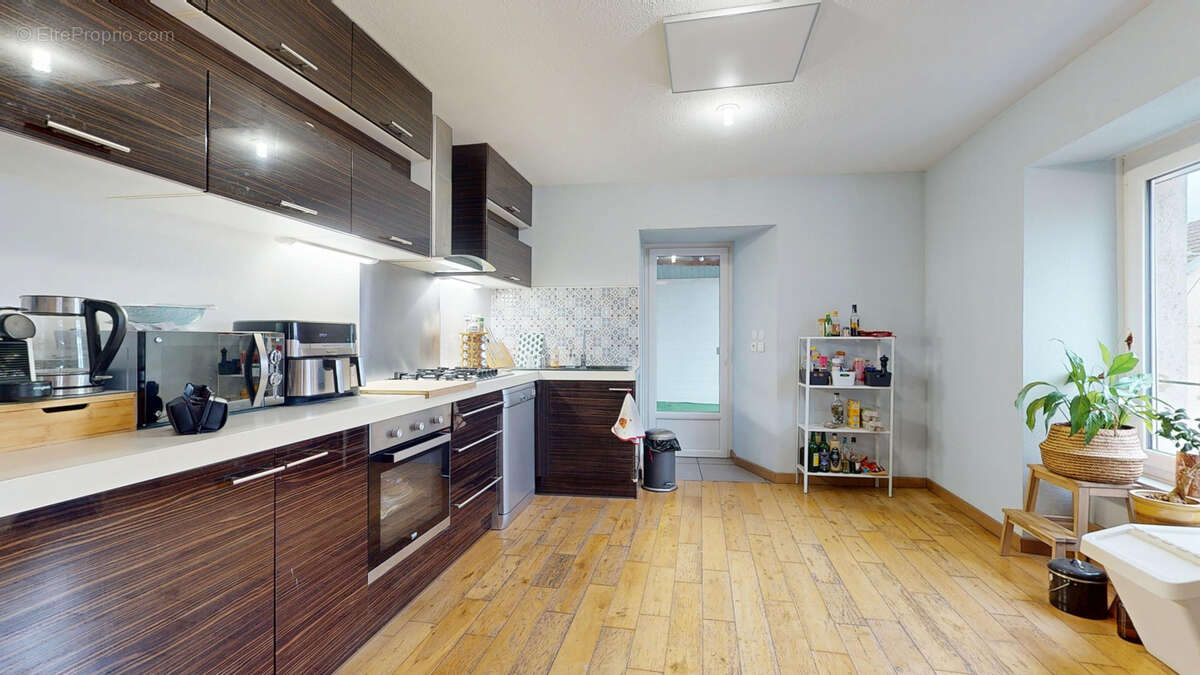 Appartement à CHALEZE