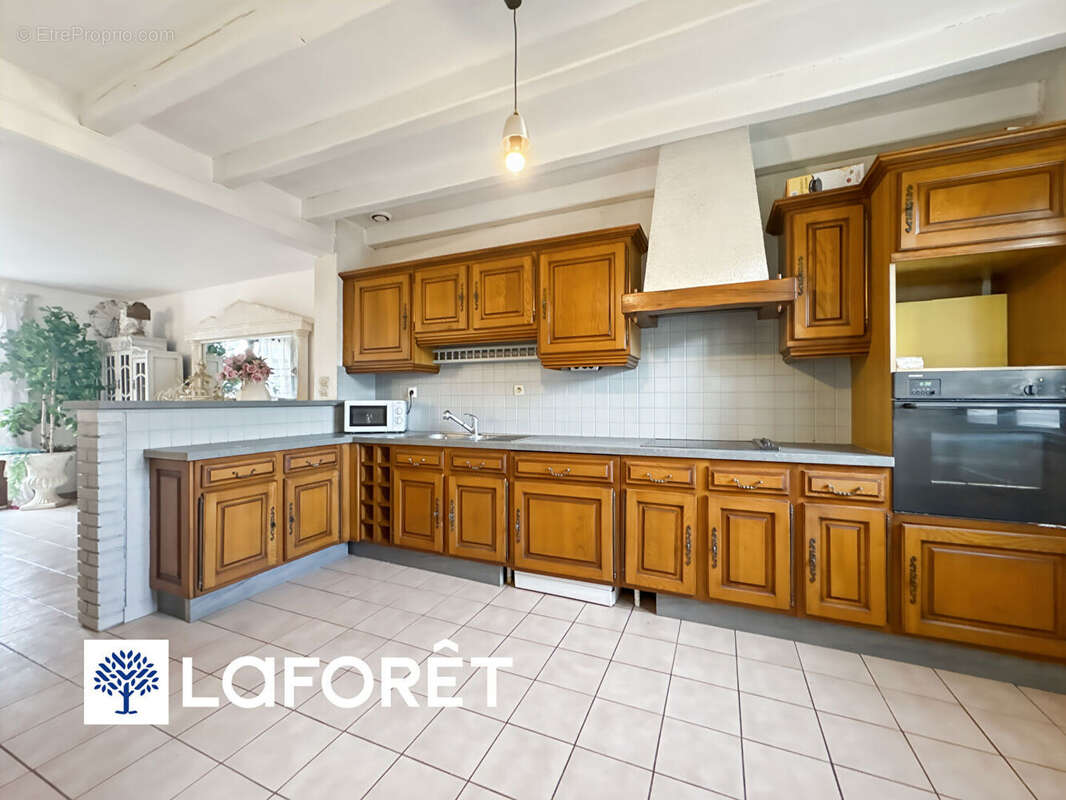 Maison à SAINTE-GENEVIEVE-DES-BOIS