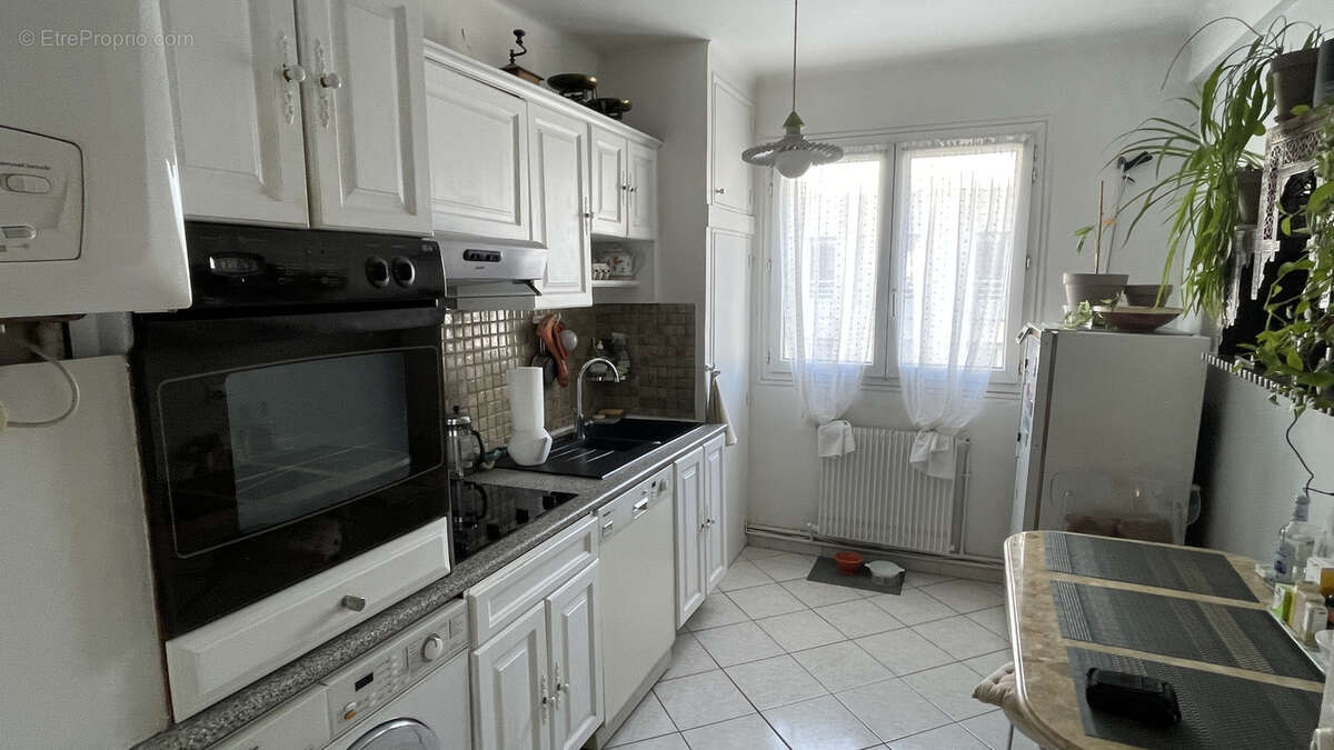 Appartement à MARSEILLE-7E