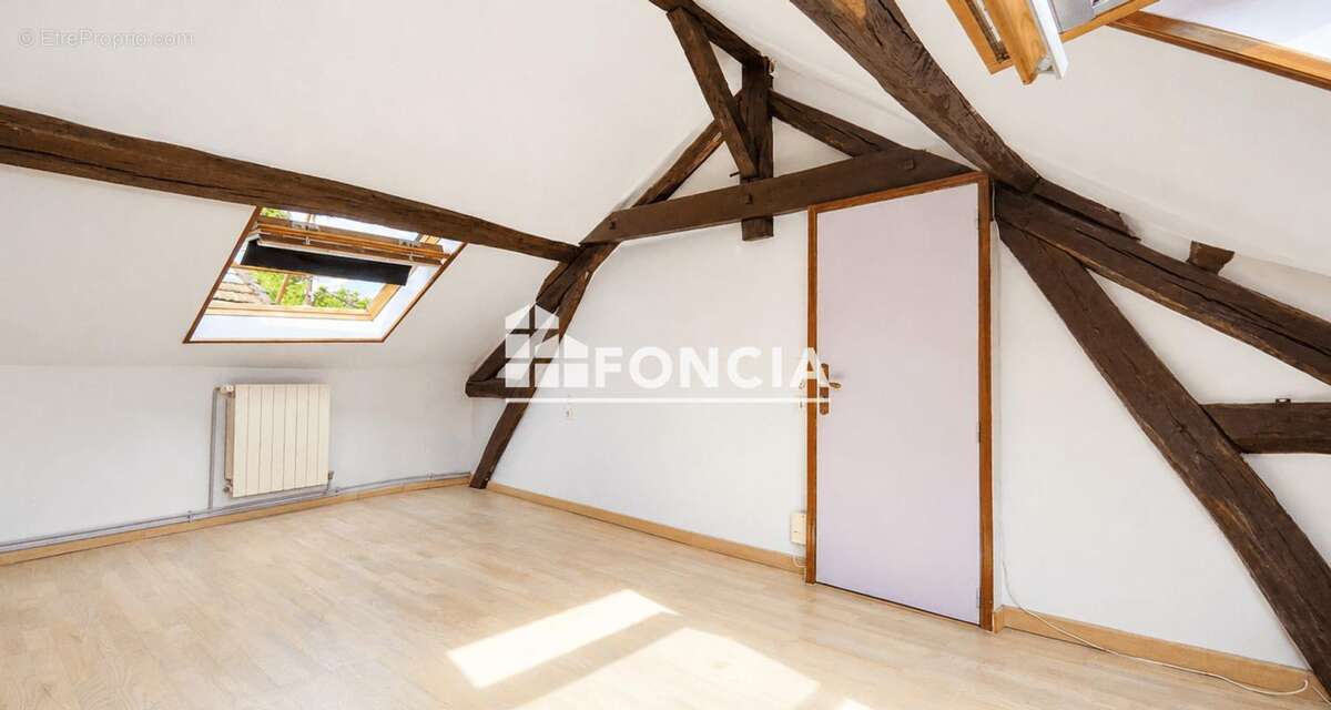Maison T4 avec terrasse, garage et beau potentiel – Proche du centre-ville de Château-Thierry - photo 7