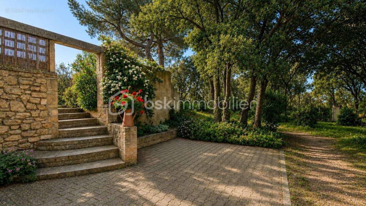 Un havre de paix au cœur des Alpilles Et si votre prochaine maison était celle où chaque journée ressemble à des vacances ? - photo 26