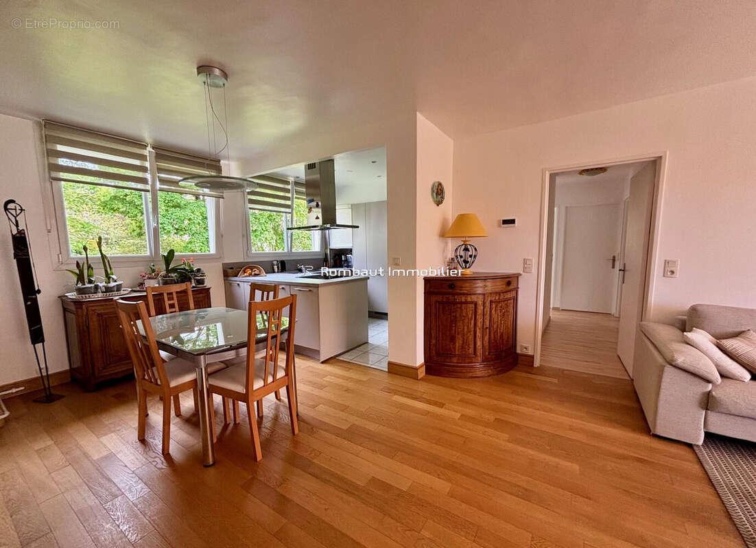 Appartement à LA CELLE-SAINT-CLOUD