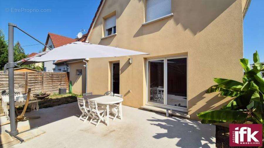 HORBOURG-WIHR : Maison de 114m² avec 4 chambres, jardin et parkings - photo 17