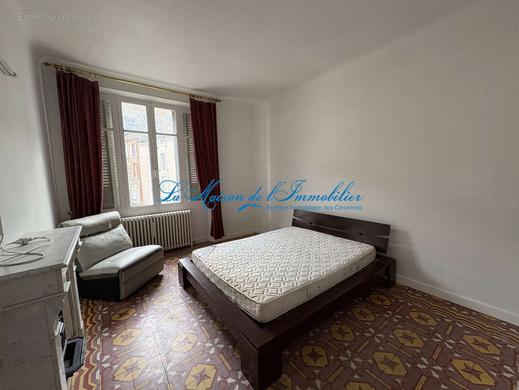 Proche de St Ambroix, maison idéal projet familial où investissement locatif de 2 F4 - photo 5