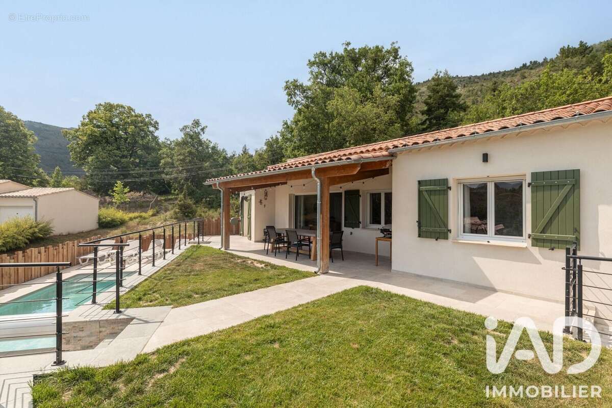 Maison 94 m² à Castellane  - photo 8