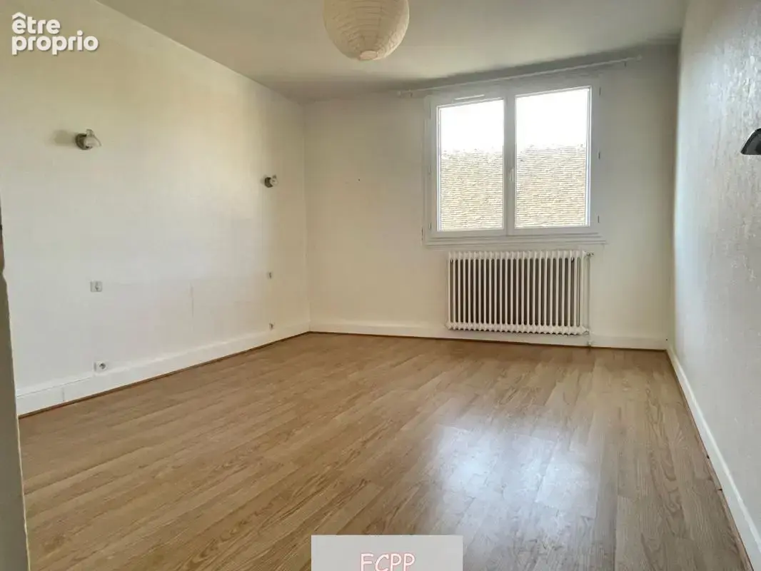 Appartement 112 m² Hyper-centre de Verneuil 3 chambres séjour double  2 parkings - photo 12